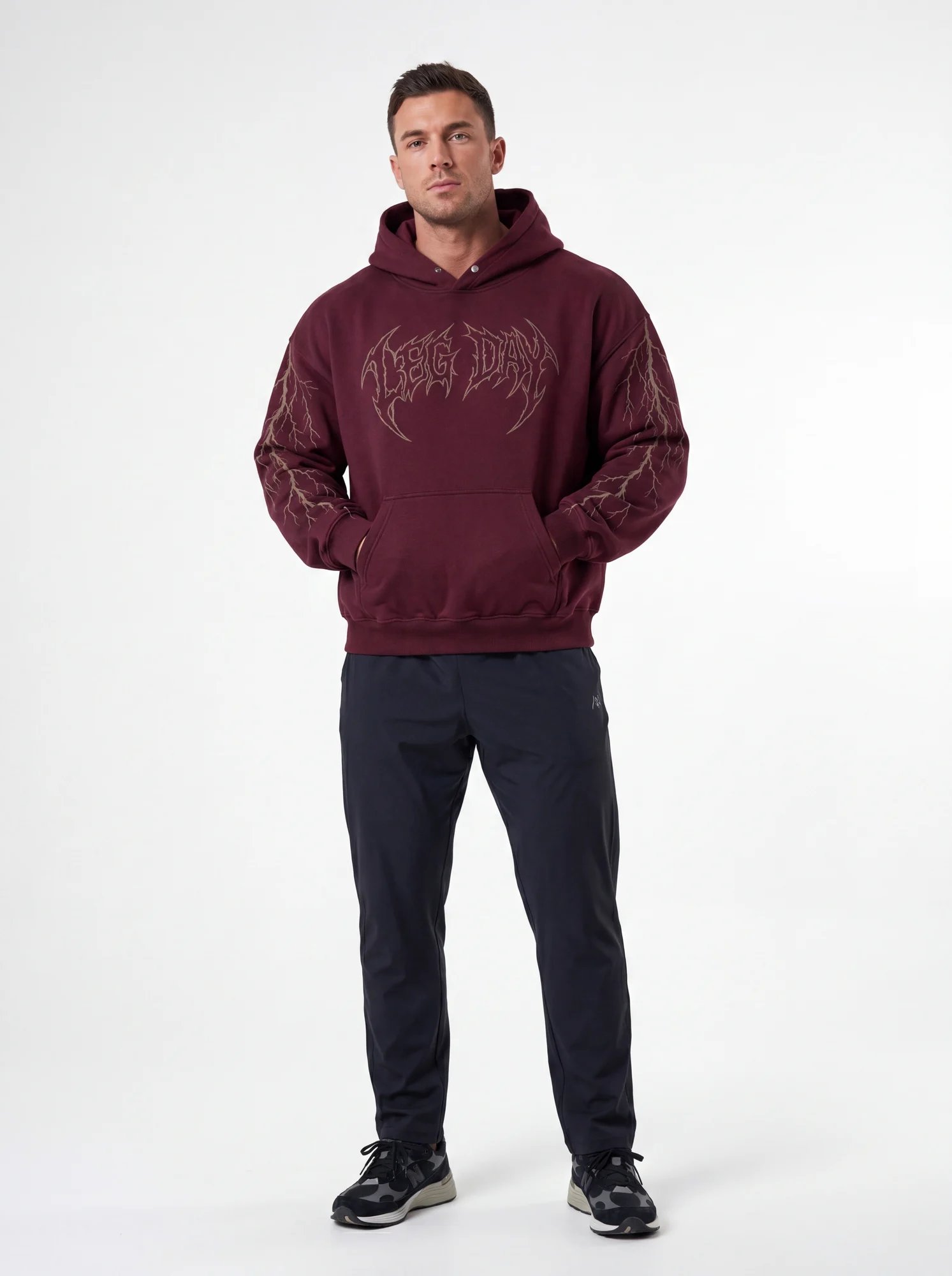 LEG DAY — modelo vestindo o hoodie